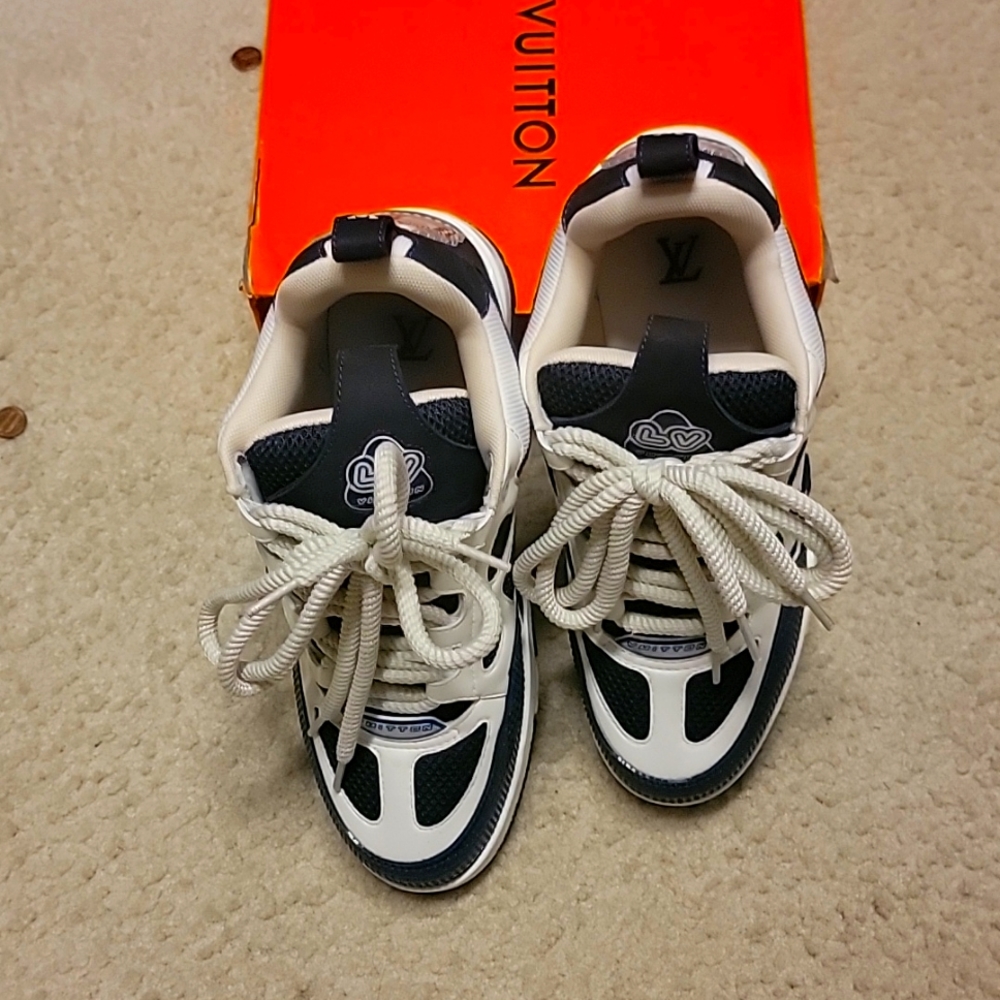 Used LV Sneaker